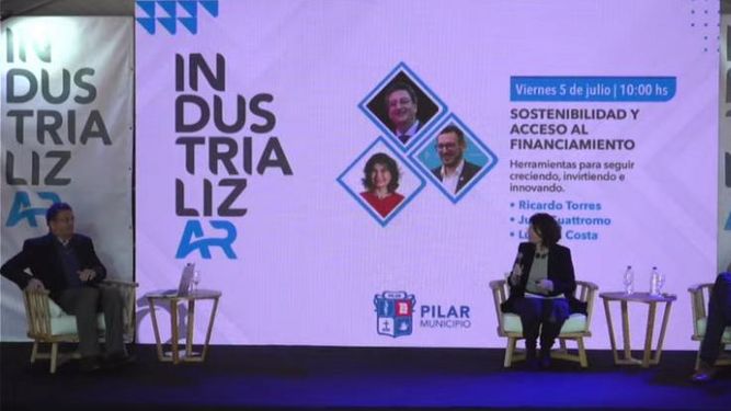 En el Parque Industrial de Pilar arrancó en IndustrializAR el primero de los paneles de la jornada de hoy.