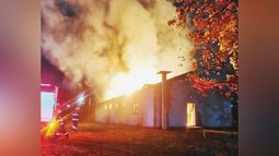 El fuego afectó a un depósito ubicado detrás del edificio principal.&nbsp;