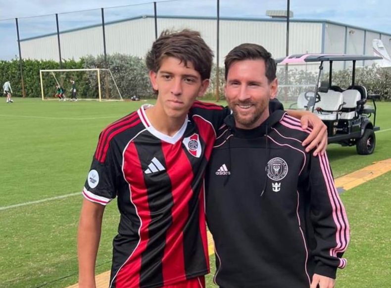 Joaquín Messi junto a Lionel Messi.