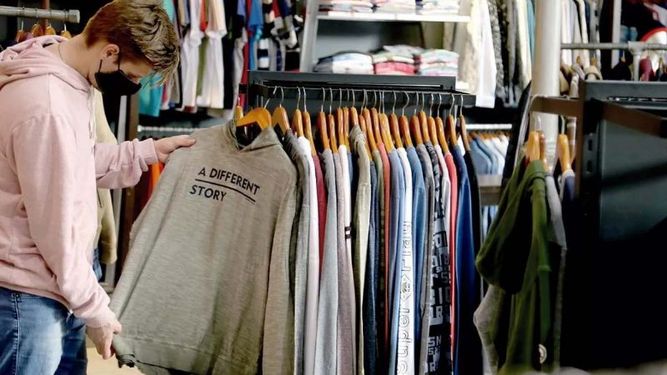 TEXTIL. La venta de indumentaria volvió a traccionar al comercio..