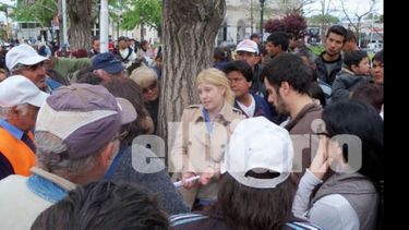 Sandra Fazio dialoga con los cooperativistas..