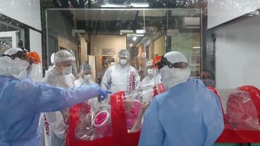 Una mujer de 97 años que se encuentra en fase final de recuperación, se convirtió en la primera paciente del Hospital Solidario Austral. .