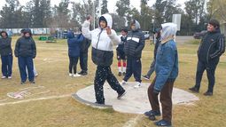 ACTIVIDAD. El lanzamiento de bala clasificó a sus representantes para la etapa Regional.