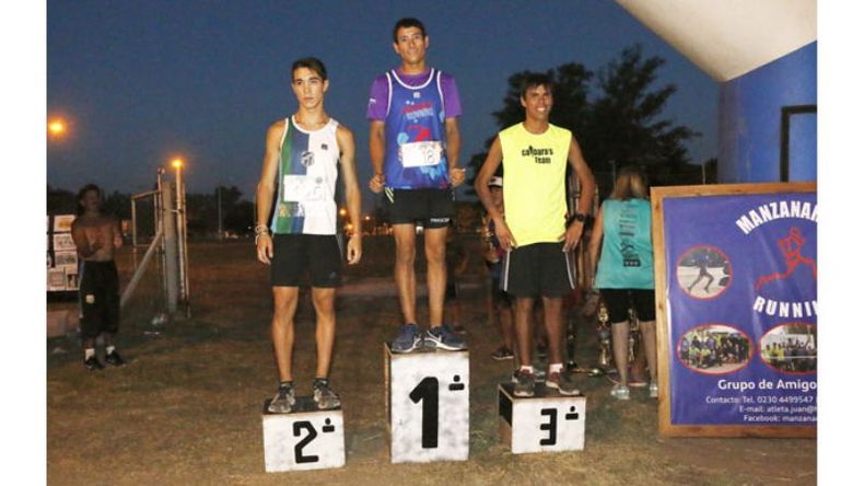 PODIO 3K. Acevedo, Villalva y Del Zotto, con los premios..