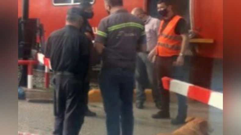 El joven, de 26 años, sufrió heridas en sus brazos y piernas y está fuera de peligro. .