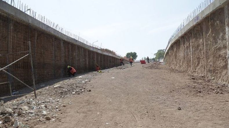 Avanzamos con un nuevo paso bajo nivel para la línea #SanMartín. En Pilar, en Bergantín Independencia, estamos mejorando la conectividad urbana y la seguridad. #ReconstrucciónArgentina. Trenes Argentinos / Infraestructura @trenesarginf.