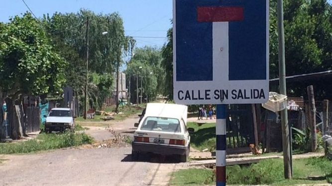 CARTEL. “Calle sin salida”, erróneo e insuficiente..