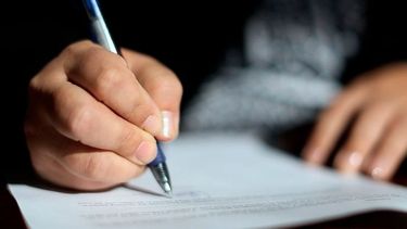 BUROCRACIA. Largas esperas y malos tratos, las denuncias frecuentes..