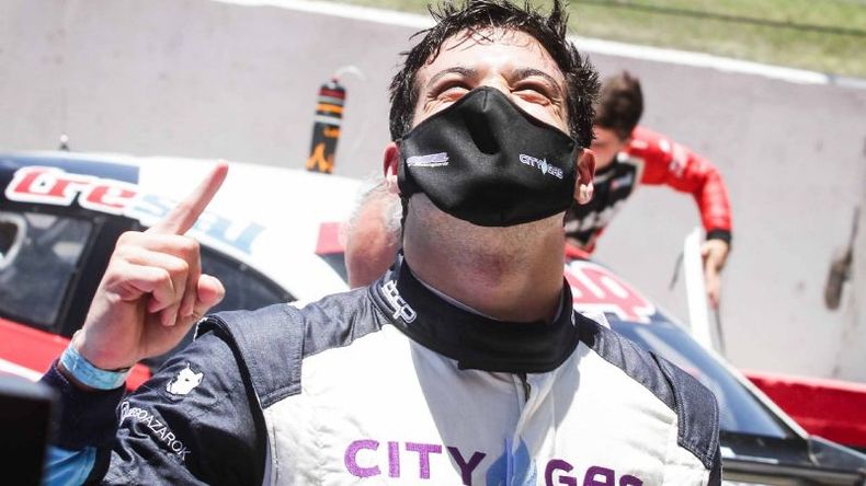 AL CIELO. Diego Azar ganó la última del año. Ya lo había hecho en el arranque de la temporada. .