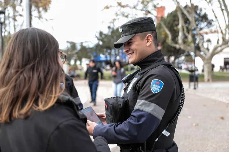 GUARDIA URBANA Los aspirantes deben tener entre 21 y 45 aos nbsp