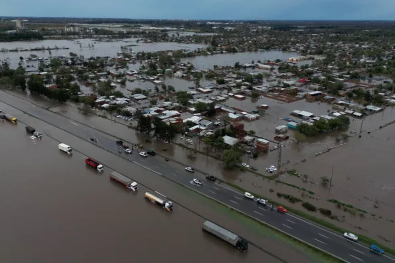 INUNDACIONES. Todavía quedan unos 2.900 evacuados. Hay dos personas desaparecidas.