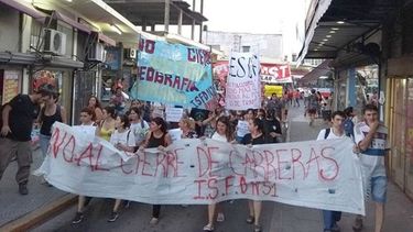 MOVILIZADOS. Los estudiantes del ISFD Nº51 seguirán en lucha..