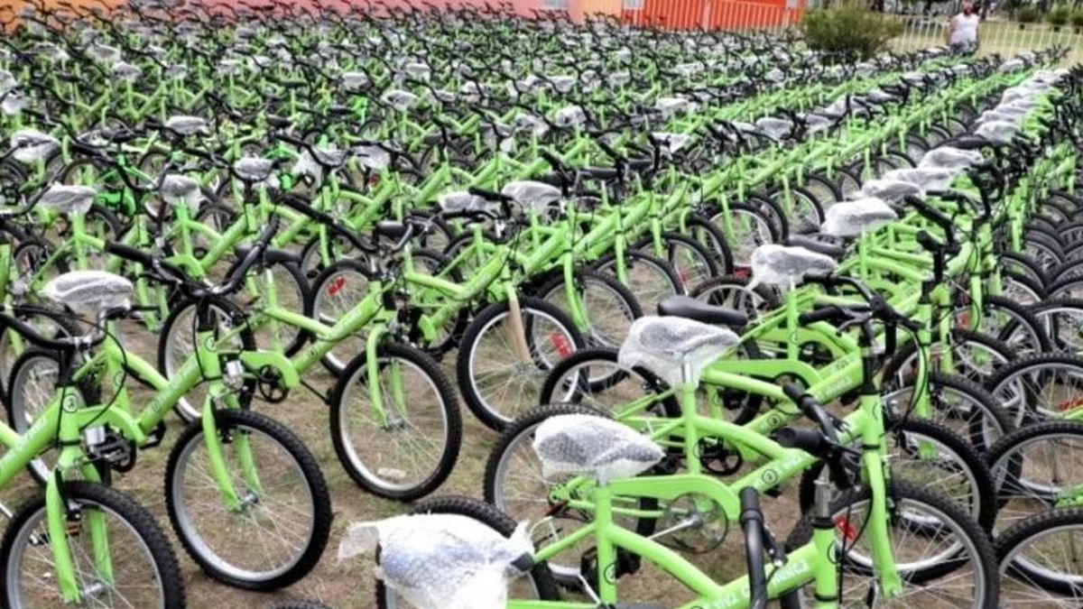 El Municipio entregar bicicletas a j venes para que puedan seguir