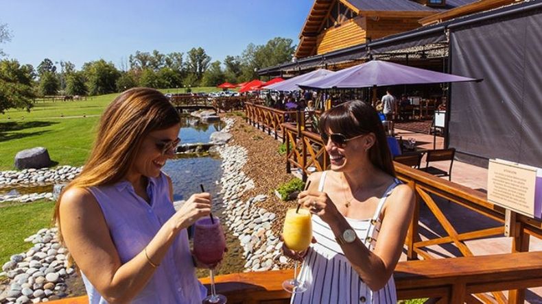 GASTRONOMÍA Y AIRE LIBRE. La propuesta de Terrazas al Lago..