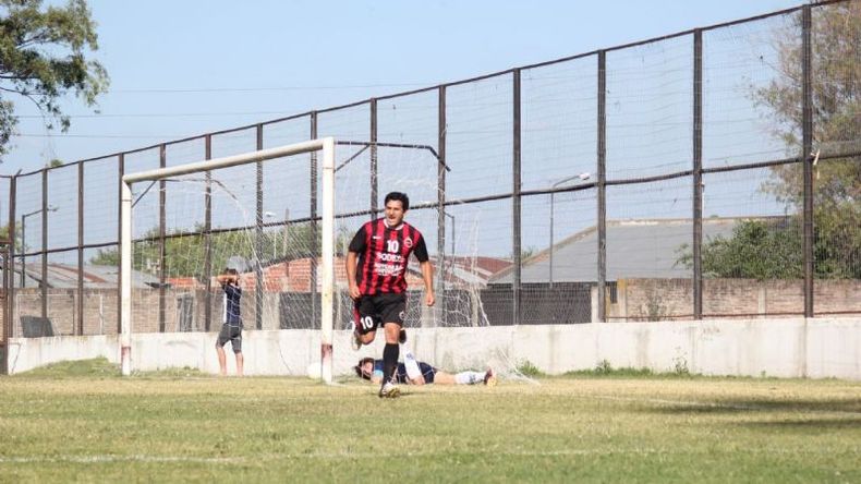 Díaz su gol para el 1-1. .