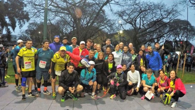 CUMPLIERON. La banda del Caldara’s Running que compitió en el barrio de Belgrano..