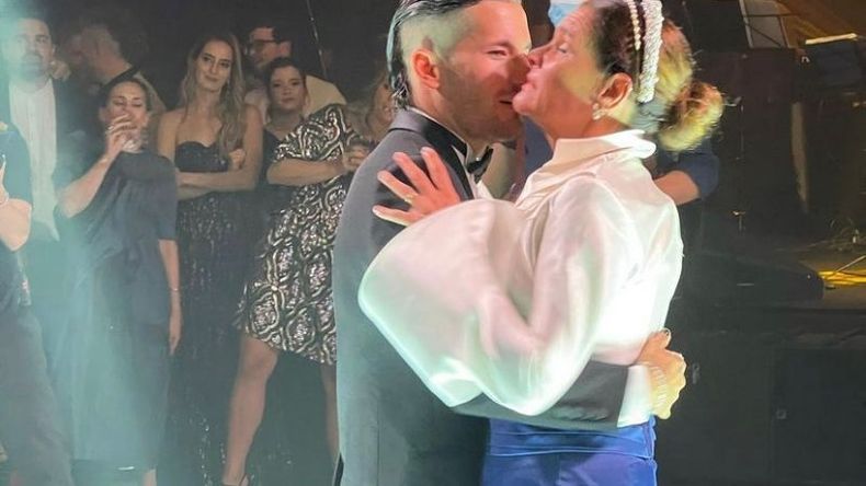 El vals de Ricky con su mamá Marlene..