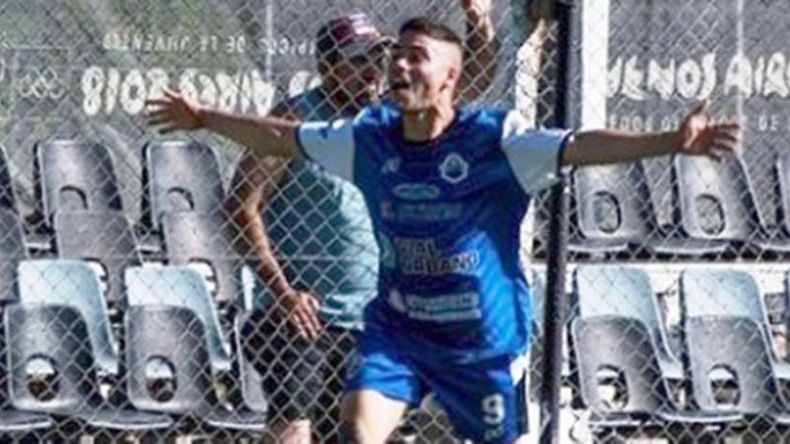 Axel Berón, goleador de La Frate..