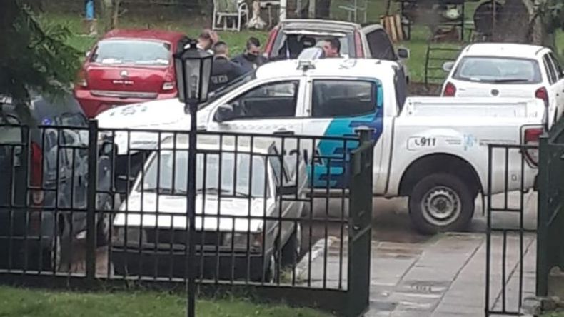 La policía hizo un operativo cerrojo en Fonavi..