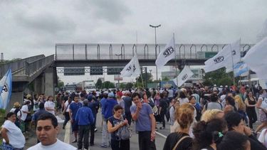Despedidos cortan Panamericana