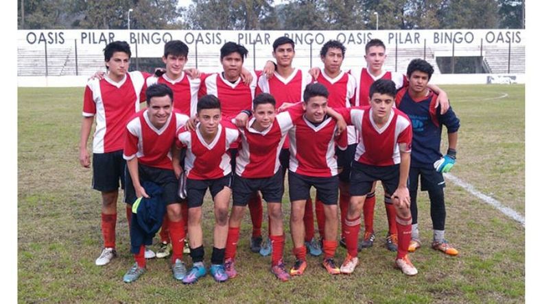 INVICTOS. La 2000 de Atlético ganó 4 de 5 partidos; recibió un gol en el torneo..