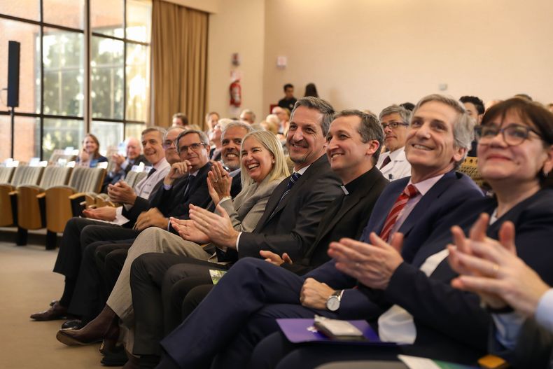 25 AÑOS DE EXCELENCIA. Autoridades e invitados durante la celebración del cuarto de siglo del Hospital Universitario Austral.