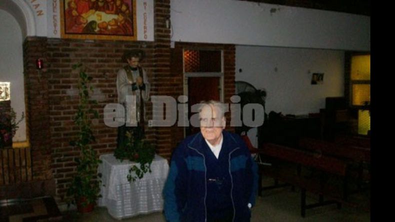 Dino, el cura salesiano de 78 años que llegó de Italia y se quedó en Derqui..