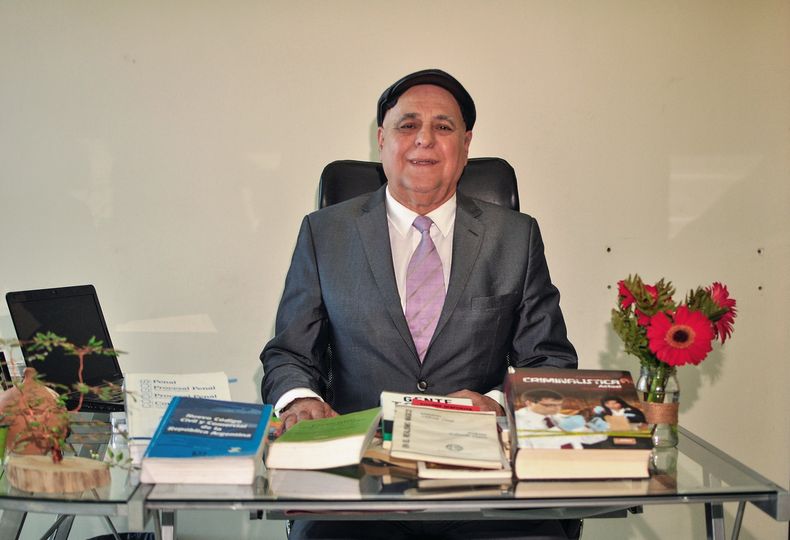 Eduardo Cantis tiene una extensa trayectoria en la cultura.
