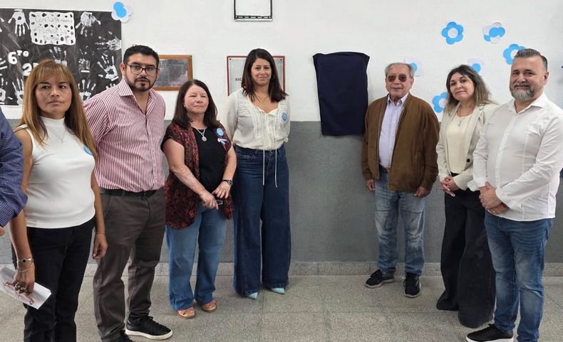 HOMENAJE. La Escuela 34 se llama desde el viernes Madres de Plaza de Mayo.