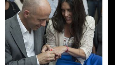 SÍ, QUIERO. Ducoté con Zommer, en un momento de la ceremonia..
