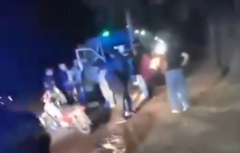 Un testigo filmó la situación en la calle Guido.