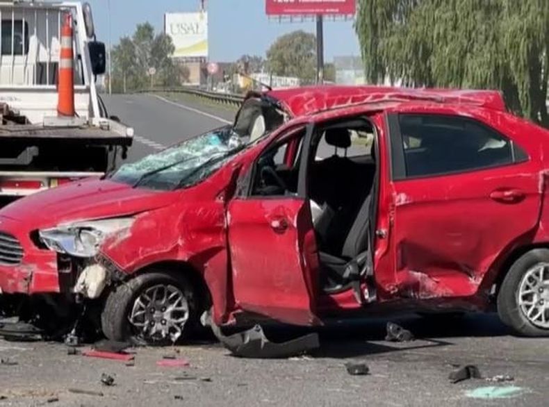 IMPORTANTES DAÑOS. Así quedó el Ford Fiesta en el que se desplazaba Camila Lattanzio.&nbsp;