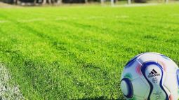 Fútbol con protocolos: abren las canchas del Polideportivo
