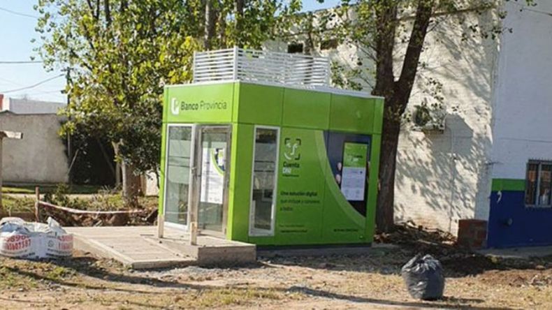 CAJERO. Llegó ayer y estará operativo la semana próxima..