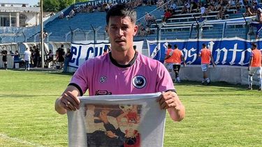 DEDICATORIA. Mathías Crocco, autor del único gol del partido.&nbsp;
