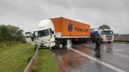 IMPACTO. El accidente se produjo en el kilómetro 79, ramal Campana. Foto: @AleRamosTN..