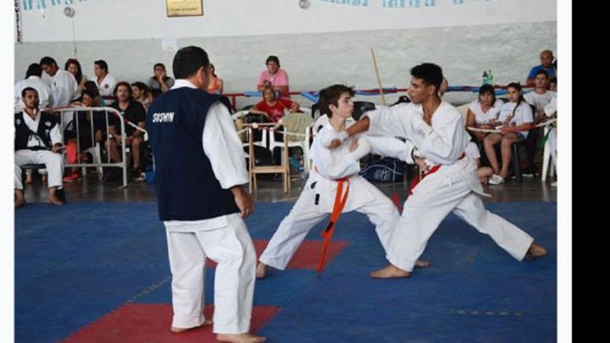 COMBATE. La mayor atracción del Torneo Internacional se dio con el Kumite..