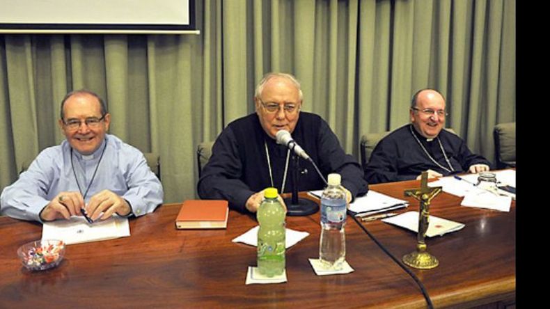 Monseñor Arancedo encabezó la lectura del documento episcopal..