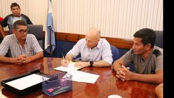 PÓNGALE LA FIRMA. Molina (STM), Ducoté y Radaelli (ATE)..