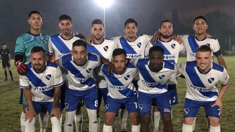 El once inicial de Unión que festejó en casa ante Manzanares..