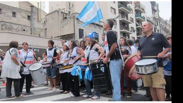 Los docentes de Suteba Pilar participaron ayer de la marcha de CTERA..