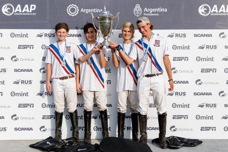 CAMPEÓN. El cuarteto de Los Robles Azul repitió título como en 2021.