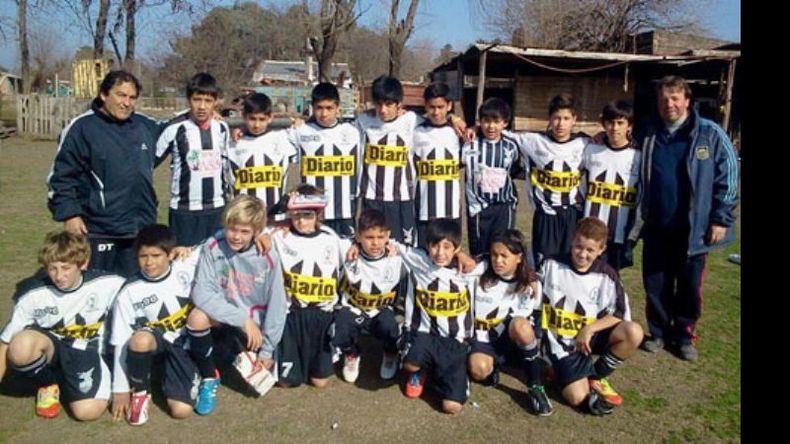 La 2001 del Albinegro aplastó 7-0 a Cambaceres..