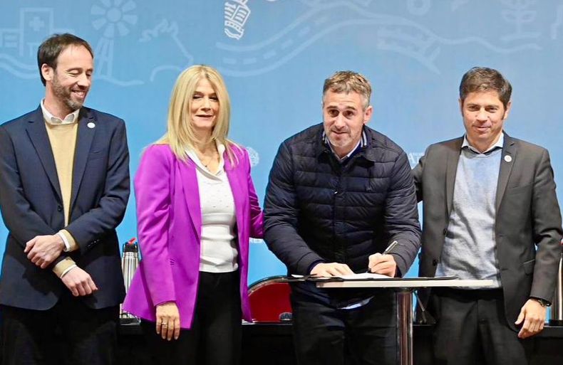 FIRMA. Federico Achával recibió los fondos que corresponden a Pilar. &nbsp;