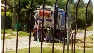 DENUNCIA. Los desechos terminaron contaminando el barrio..