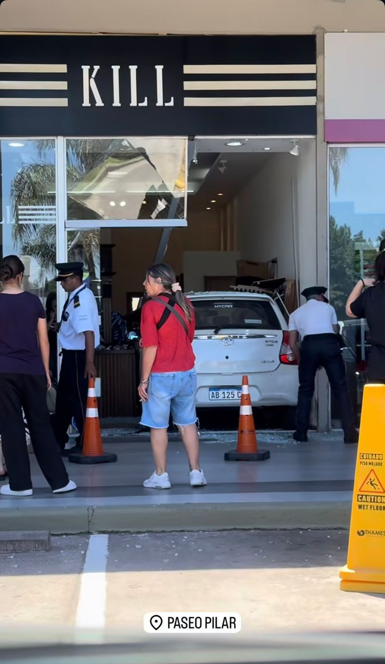 El local afectado pertenece a la firma de ropa femenina Kill.&nbsp;