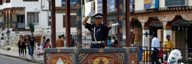 Los policías de Thimphu cuidan el tráfico. (Tripadvisor)..png