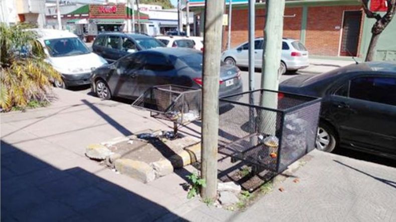 Una joda estacionar en el centro, vale todo. Héctor Daniel Ponse..