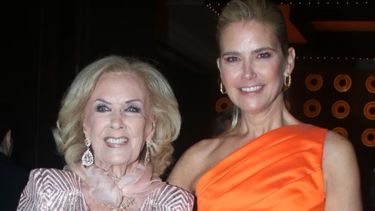 Valeria Mazza junto a Mirtha Legrand.