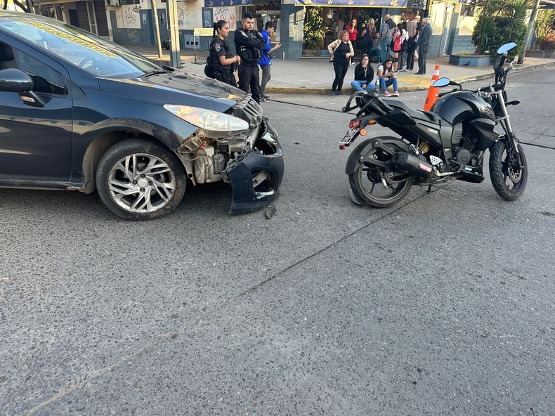 El accidente se produjo en la esquina de la Avenida Tomás Márquez y Martitegui.